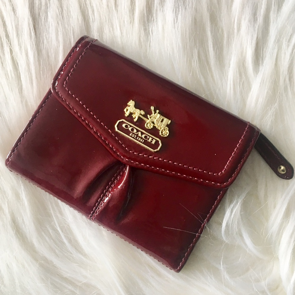Coach I Red patent leather wallet